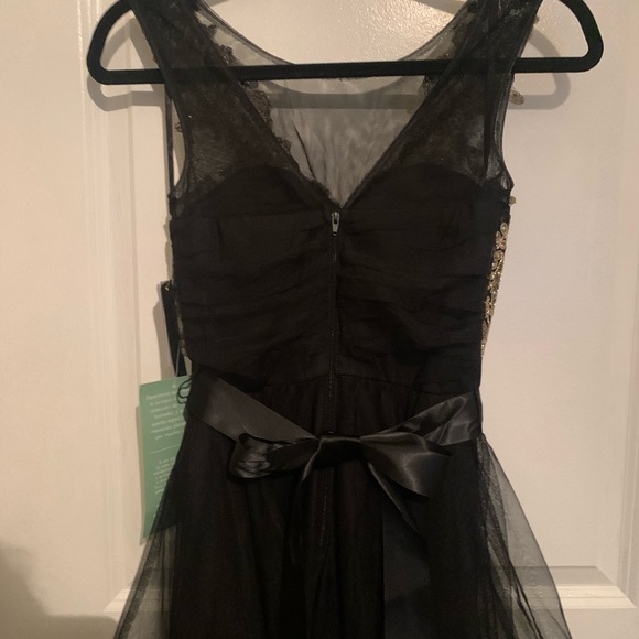 Semi formal gown NWT CITY Triangles - Picture 3 of 8